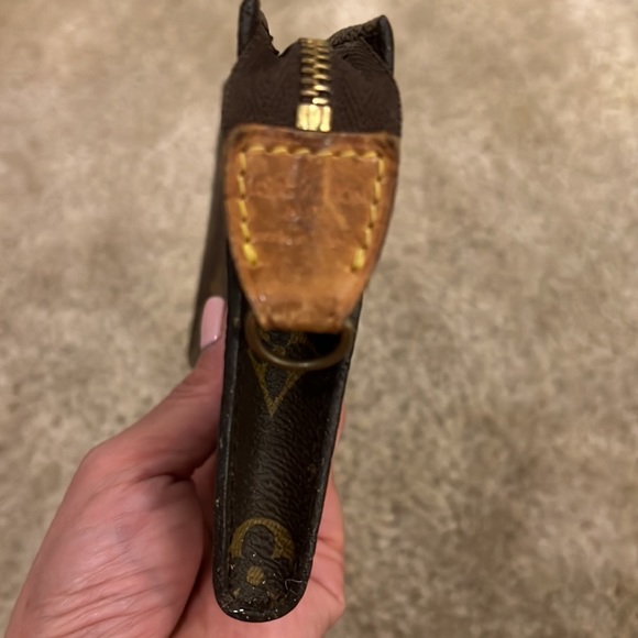 Sold✅Louis Vuitton Toiletry Pouch - Picture 3 of 11